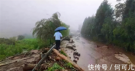 出殡遇雨，因果不同 下葬前与下葬后的文化深意